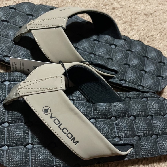 Volcom flip flops - Picture 4 of 4